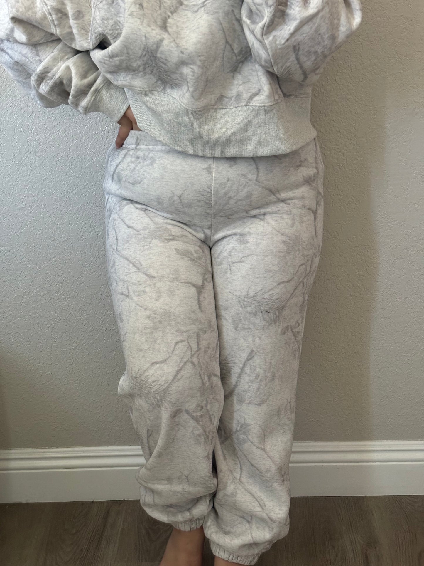Clouded Comfort Joggers- Camo