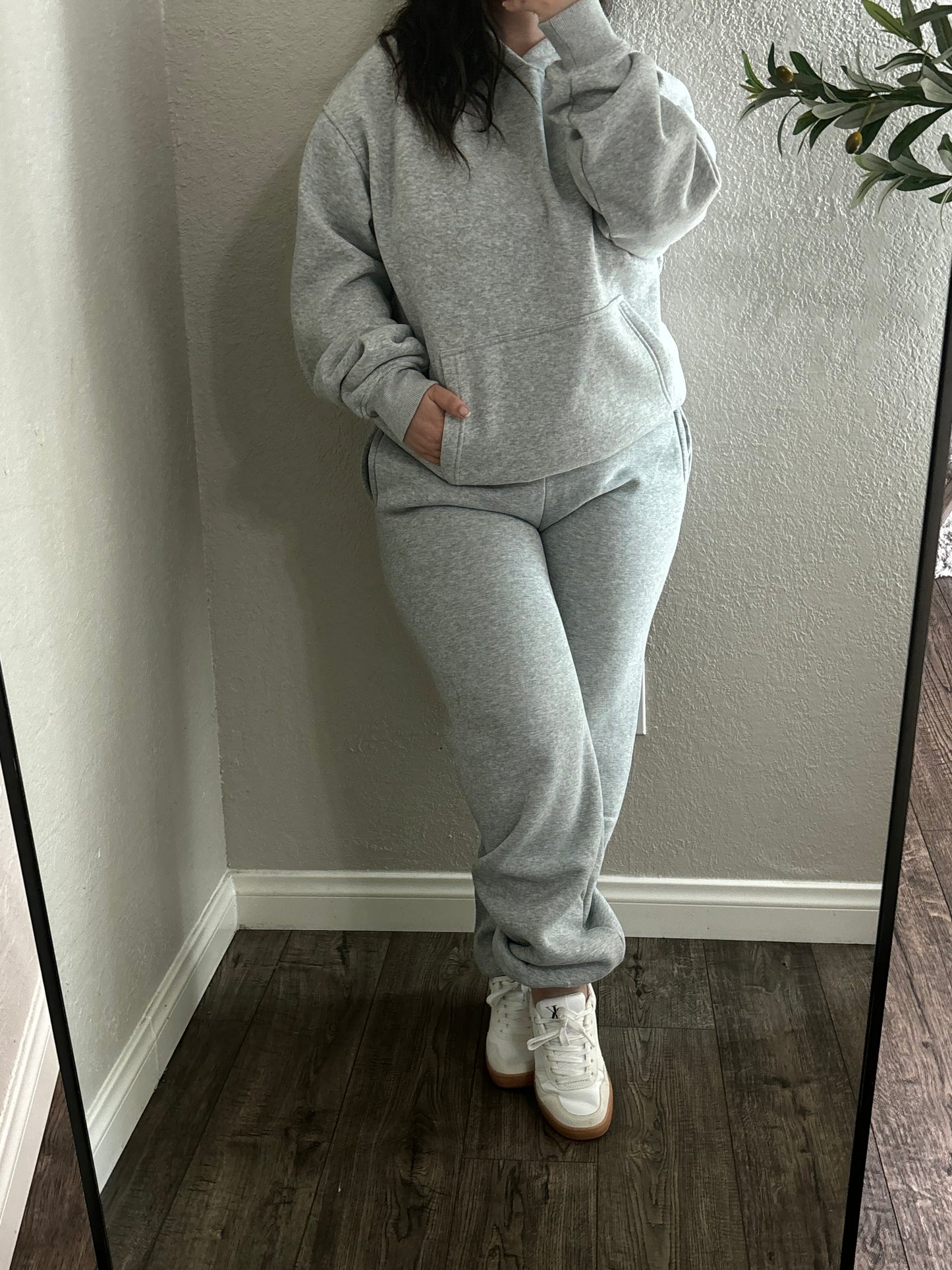 Ari Hoodie