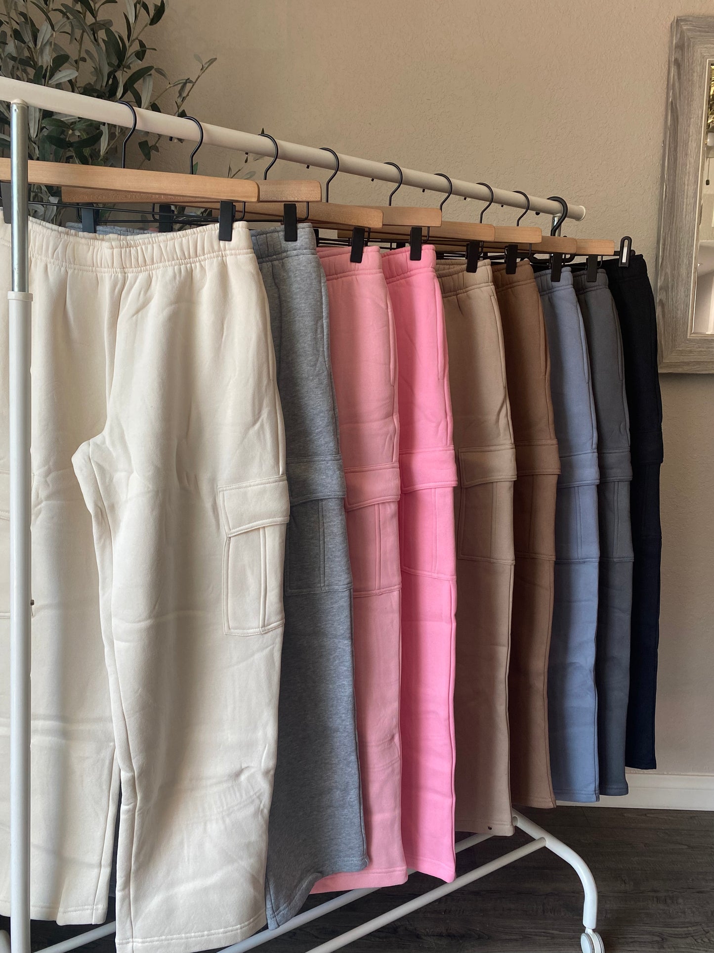 Ari Cargo Sweats