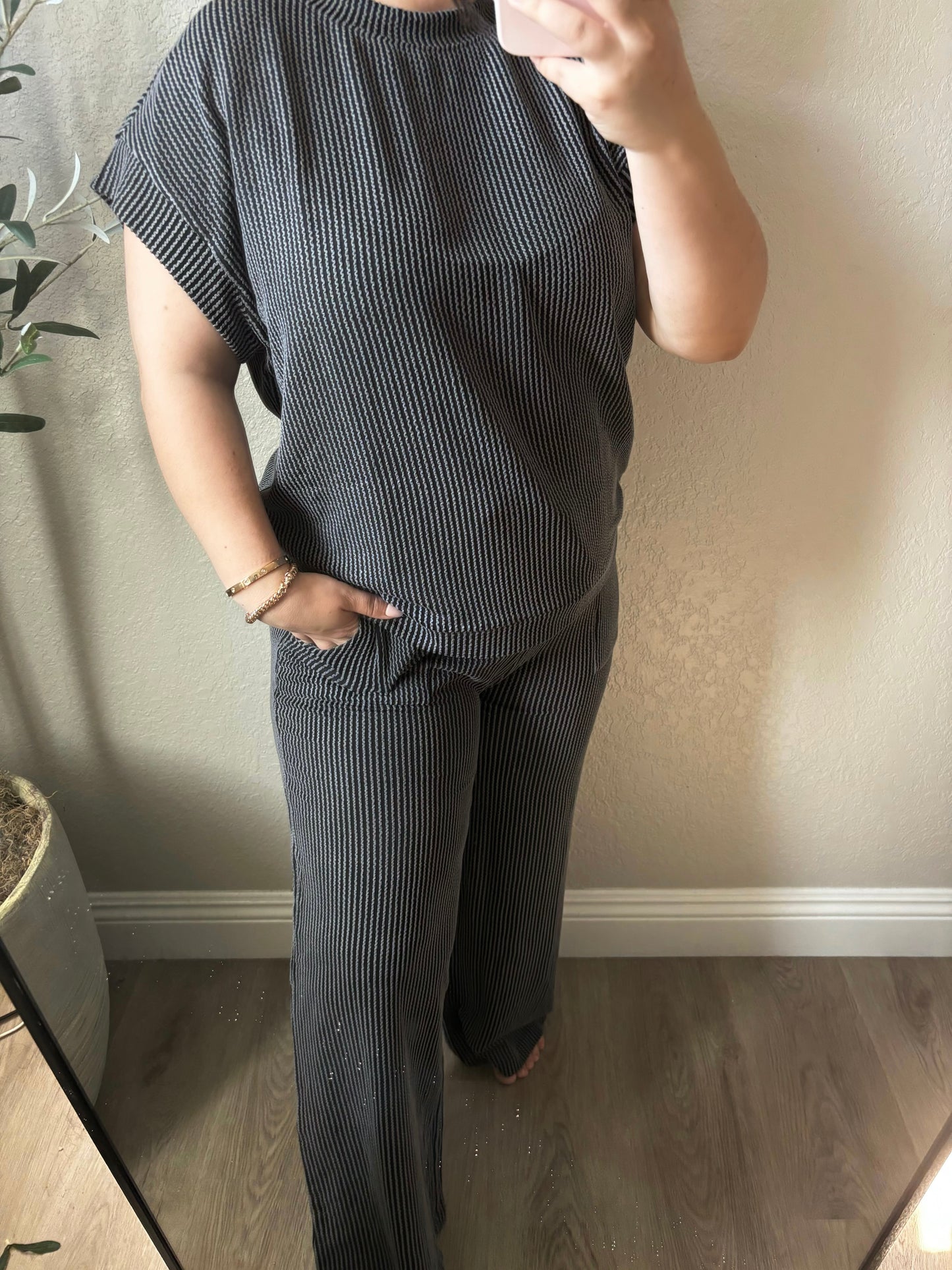 Ariah Short Sleeve & Pants Set (Black)