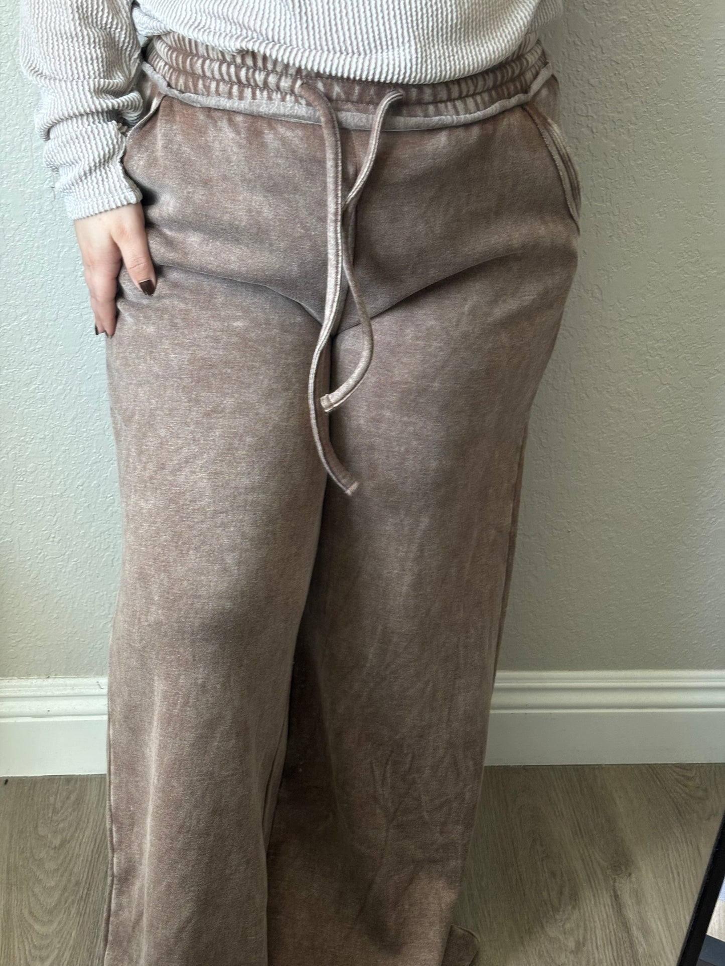 Emma Acid Wash Sweatpants- Mocha