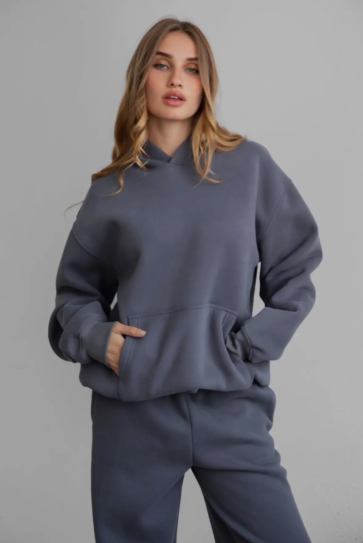 Ari Hoodie