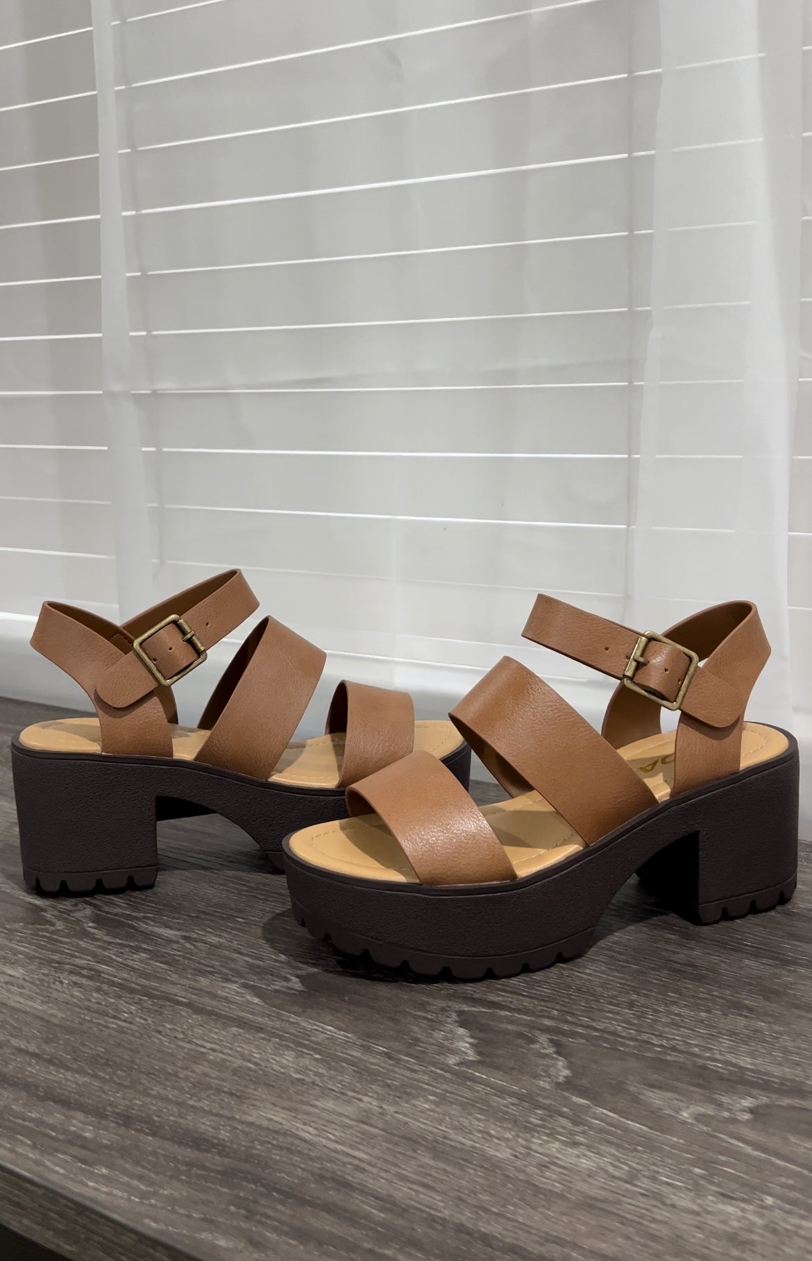 Maddie Wedges (Tan)