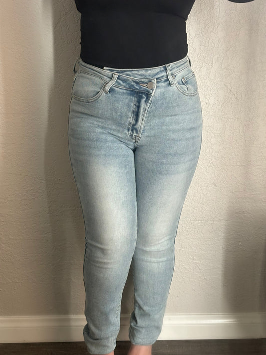 Mariah High Rise Crossover Skinny Jeans