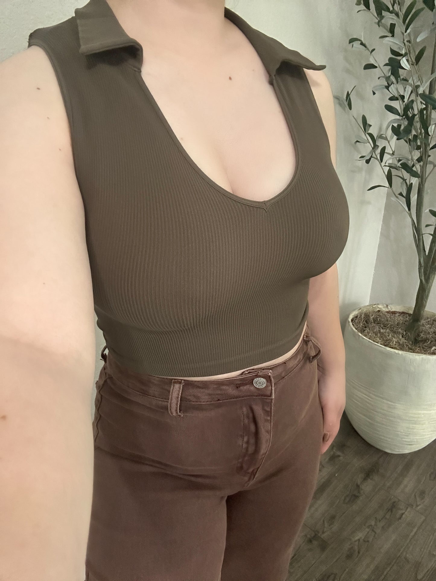 Emily Collared Tank (Oak Moss)