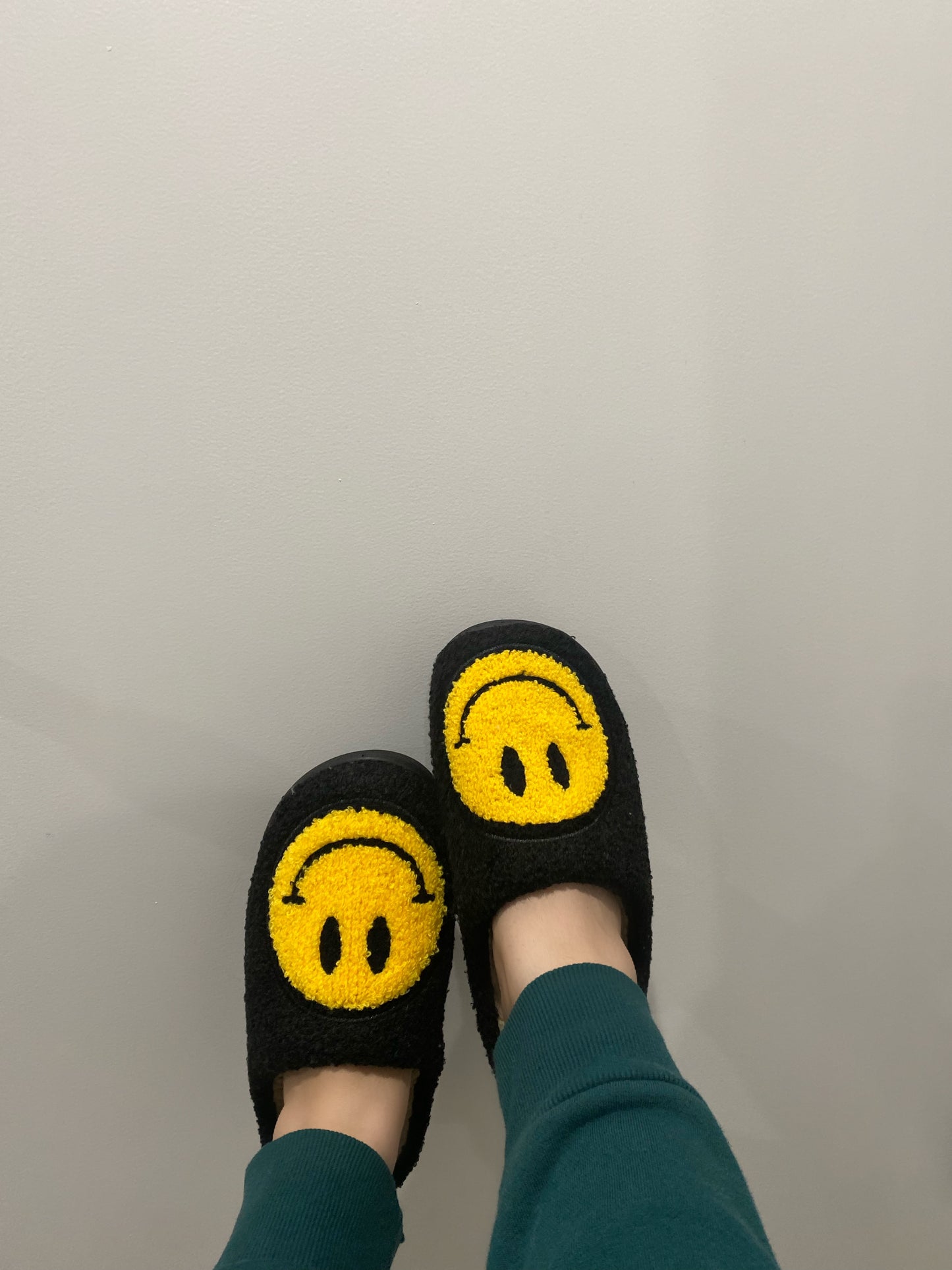 Be Happy Slippers (Black)